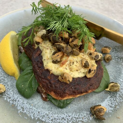 fiskefrikadeller på brød