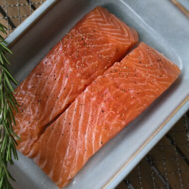 Hiddenfjord laks, køb færøsk fisk online. Levering af lakseportioner til døren i Danmark.
