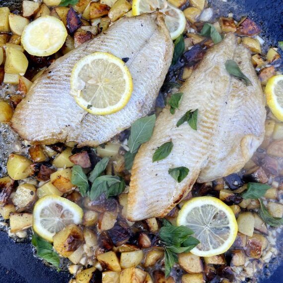 Grillet færøsk rødspætte med citronkartofler